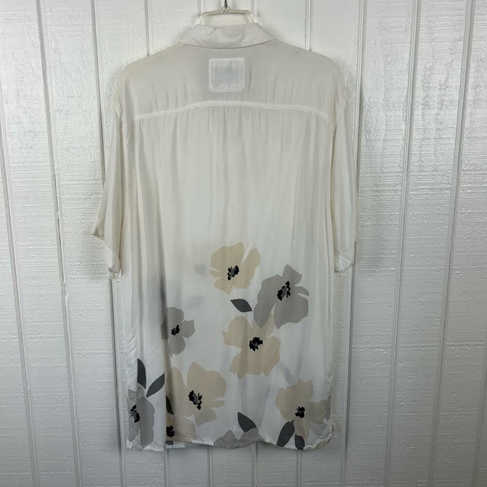 Hollister Floral Button Up Shirt Men XL Short Sleeve Beach Tropical - Picture 4 of 5